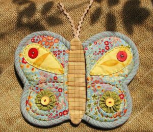 Butterfly-shaped pot holder