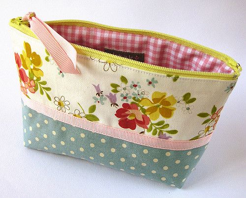 How to Sew a Structured Toiletry Bag: Complete Pattern with Measurements